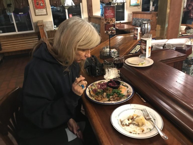 blue heron bistro coos bay 2 1 768x576