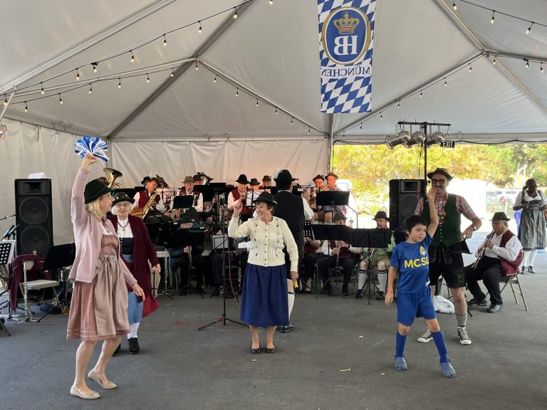 Oktoberfest Dancing  scaled 1 768x576