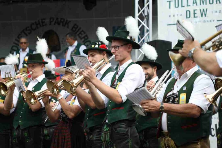 hunt1130 0914 applefest 1 1 768x512