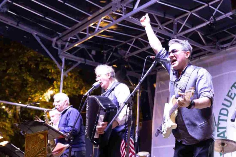 hunt1130 0914 applefest 2 1 768x512