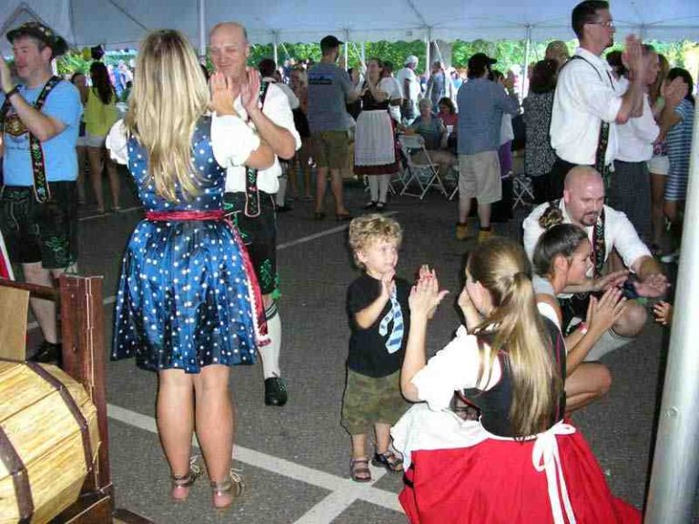 hunt2030 0913 hartford dance gal1 1 768x576