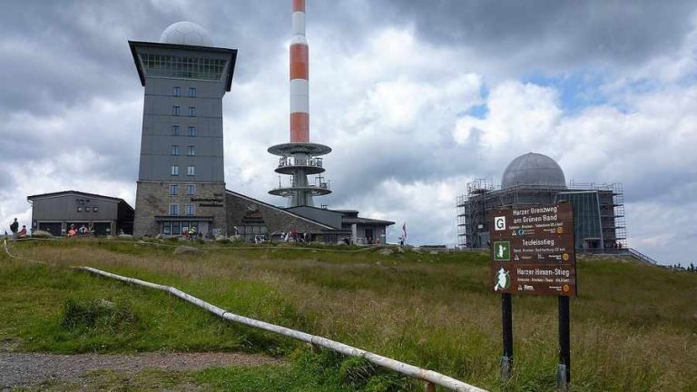 online radiobrocken feat hunt0115 1 768x432